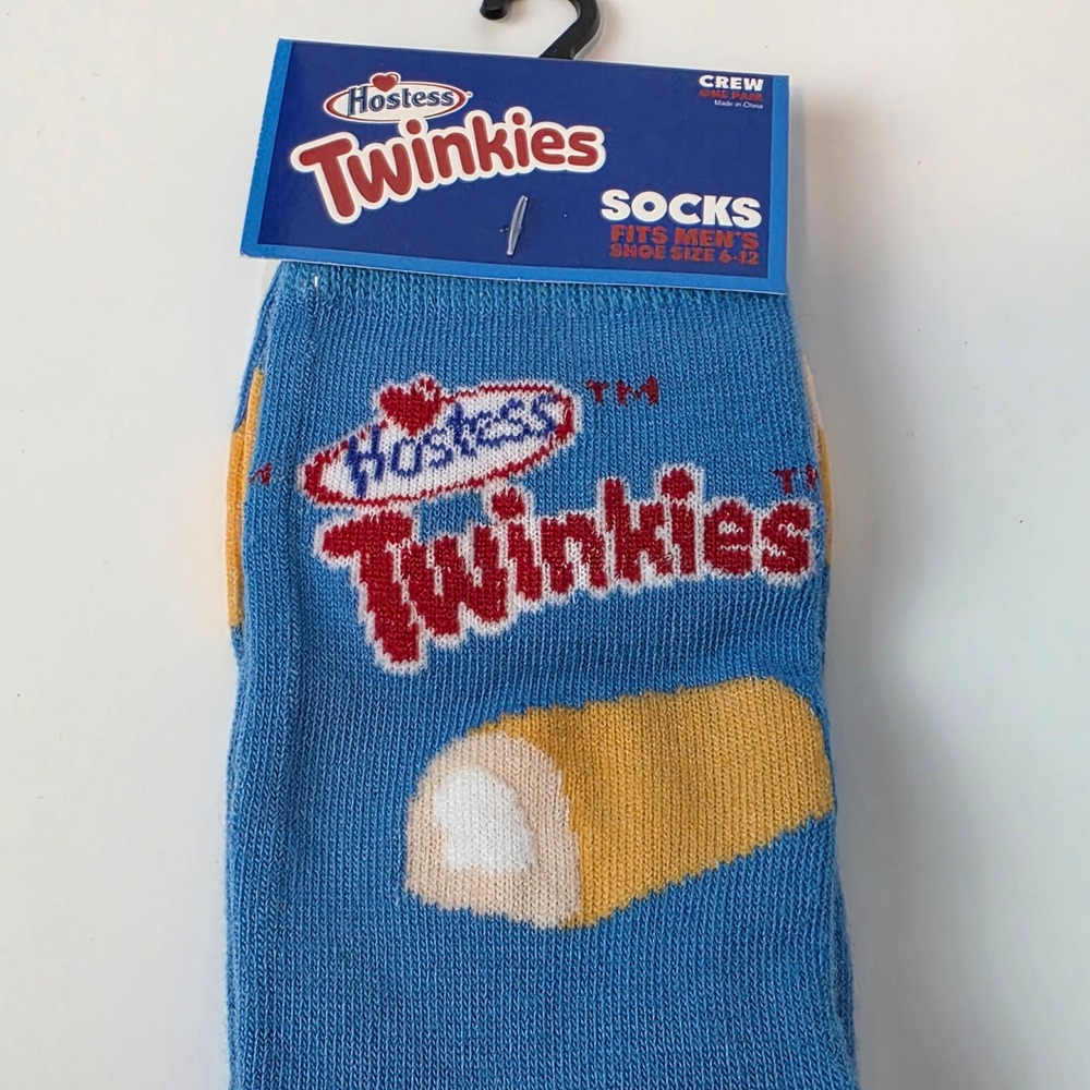 Hostess Twinkies Crew Socks Fits Men Shoe Size 6-12 Blue Orange Treat‎ Novelty - Picture 3 of 8